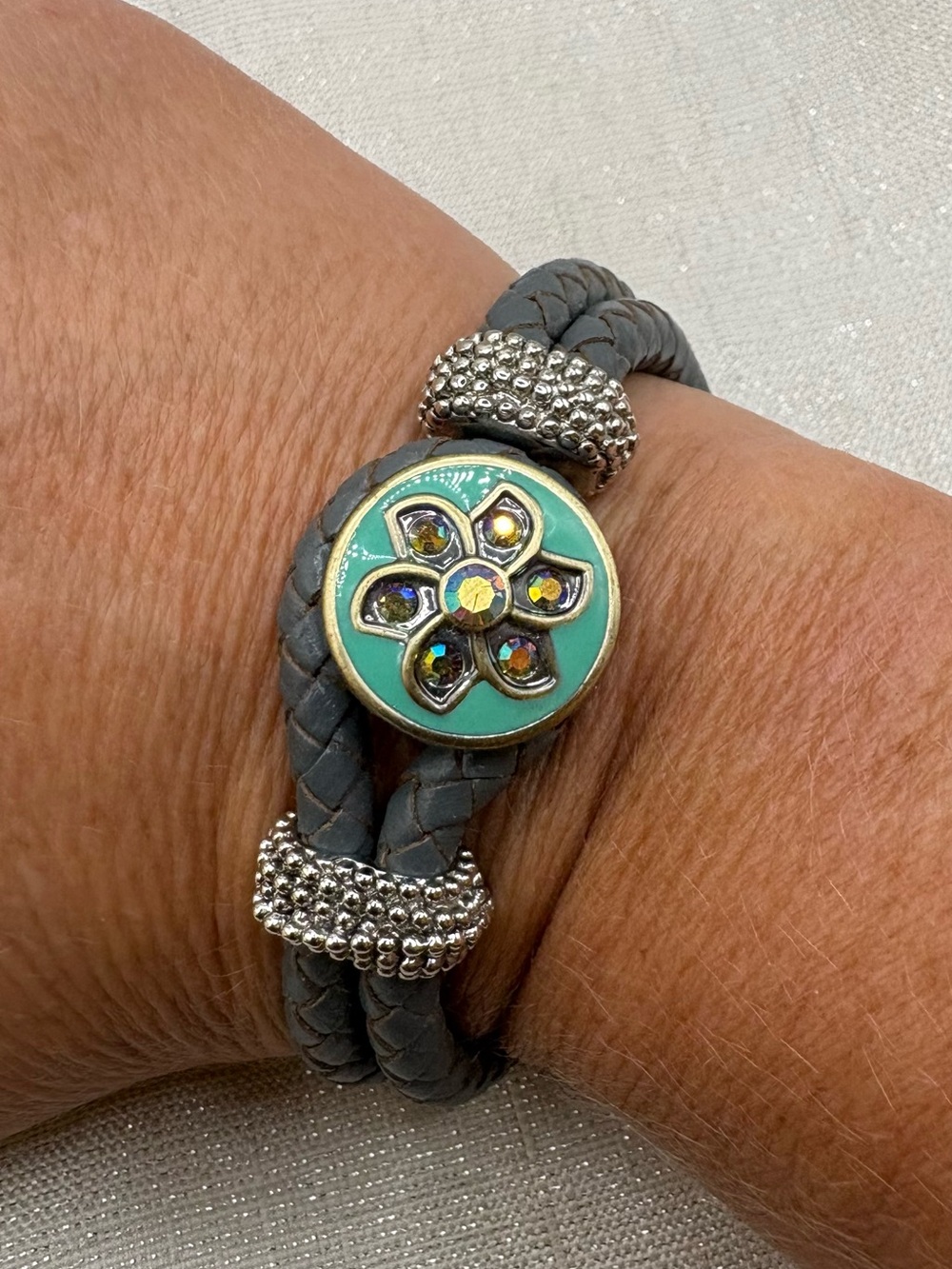 Gray Leather Noose Style Snap Button Bracelet with 2 Snap Button Charms